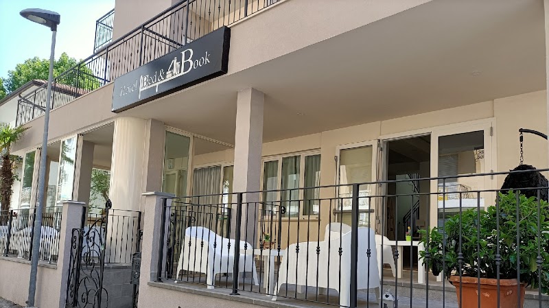 Hotel Bed &amp; Book