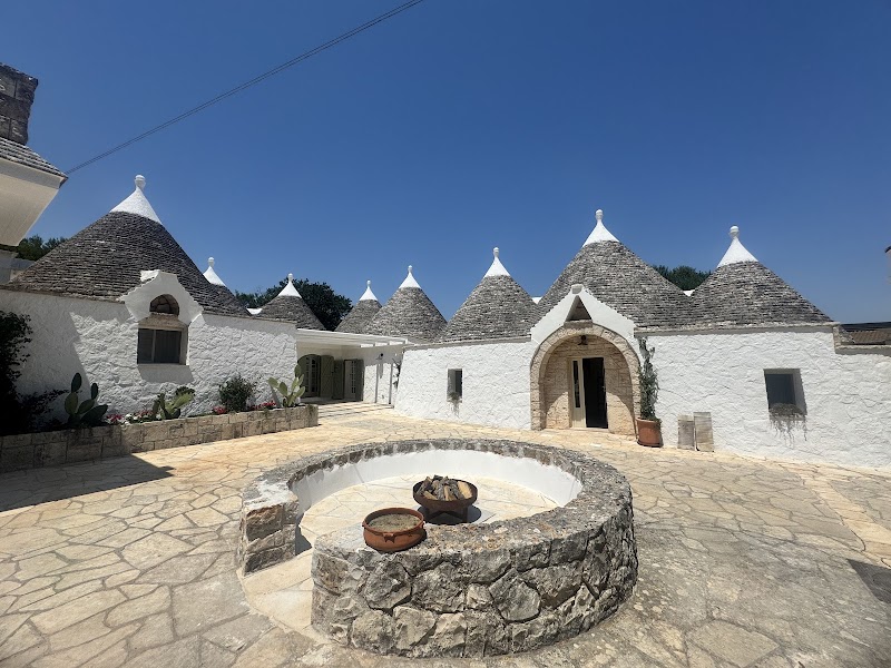 OTTO TRULLI APULIAN COUNTRY HOUSE